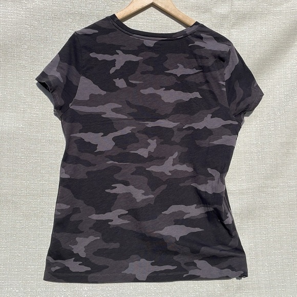 Athleta Organic Daily Black Camo Crew Tee Shirt Size Large - Picture 6 of 8
